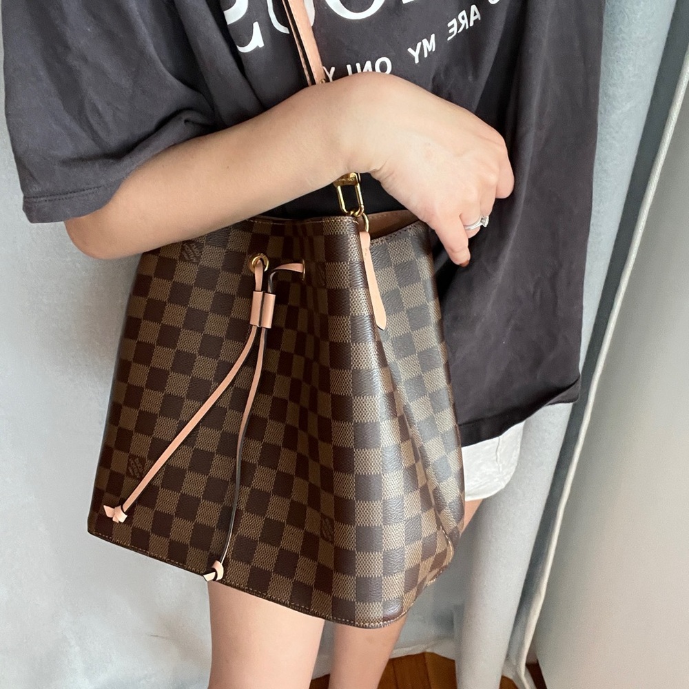 LIKE NEW LOUIS VUITTON NEONOE MM in Ebene